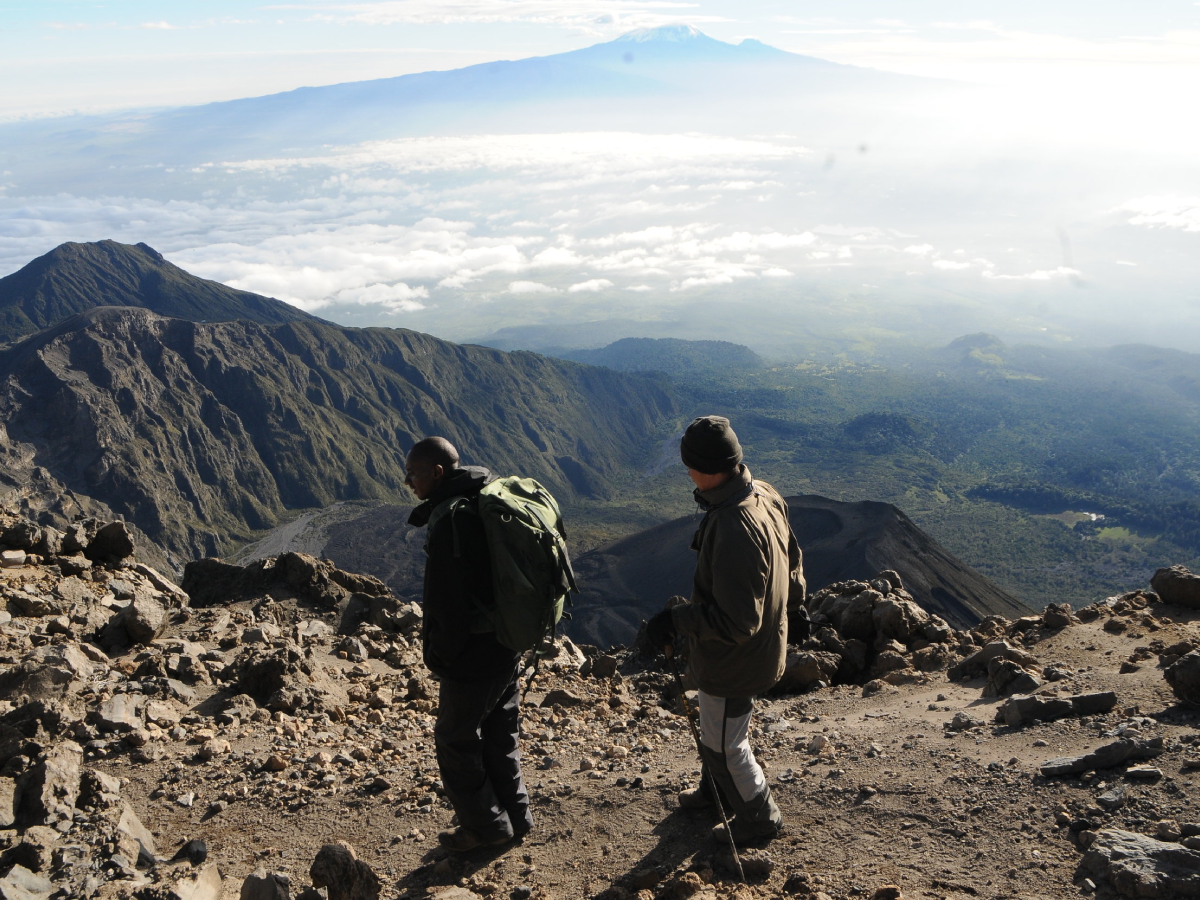 6-days-mount-meru-trekking-3